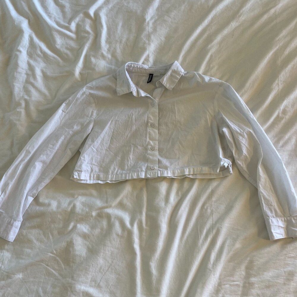 H&M divided cropped white cotton shirt